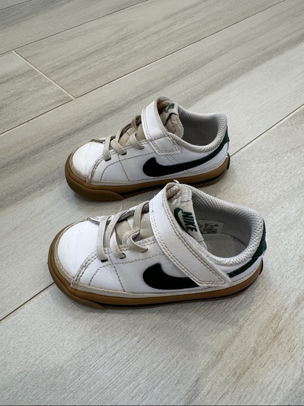 Nike Toddler Size 7 Kids White Sneakers with Green Swoosh and Brown Sole